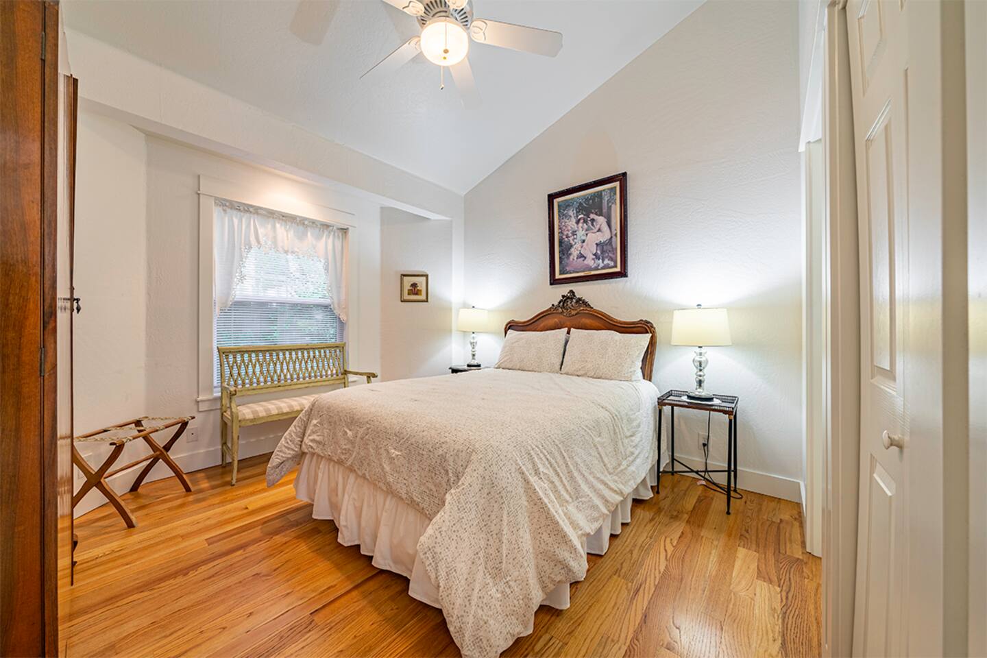 April only $150/night. Garden Suite @2nd Street