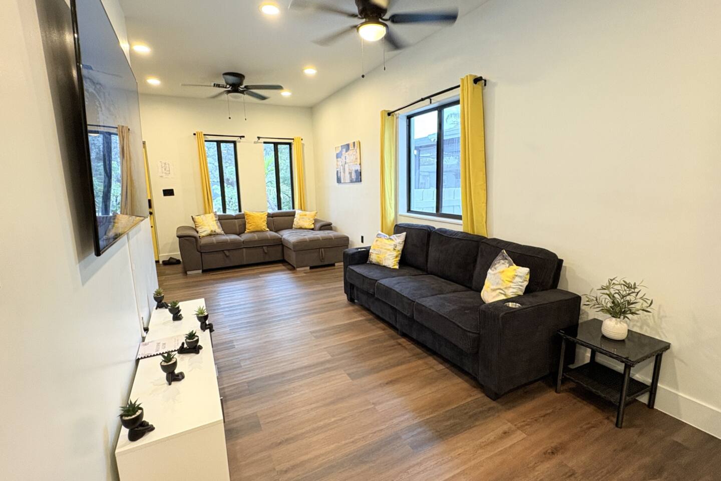 EPIC Retreat Near Beach/Hard Rock/Private Backyard