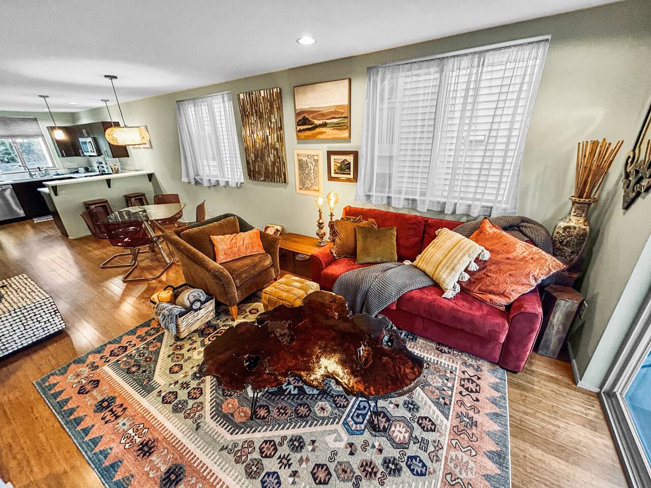 1/2 Block 2 Beach•Parking•Large Patio•EnSuite Bath