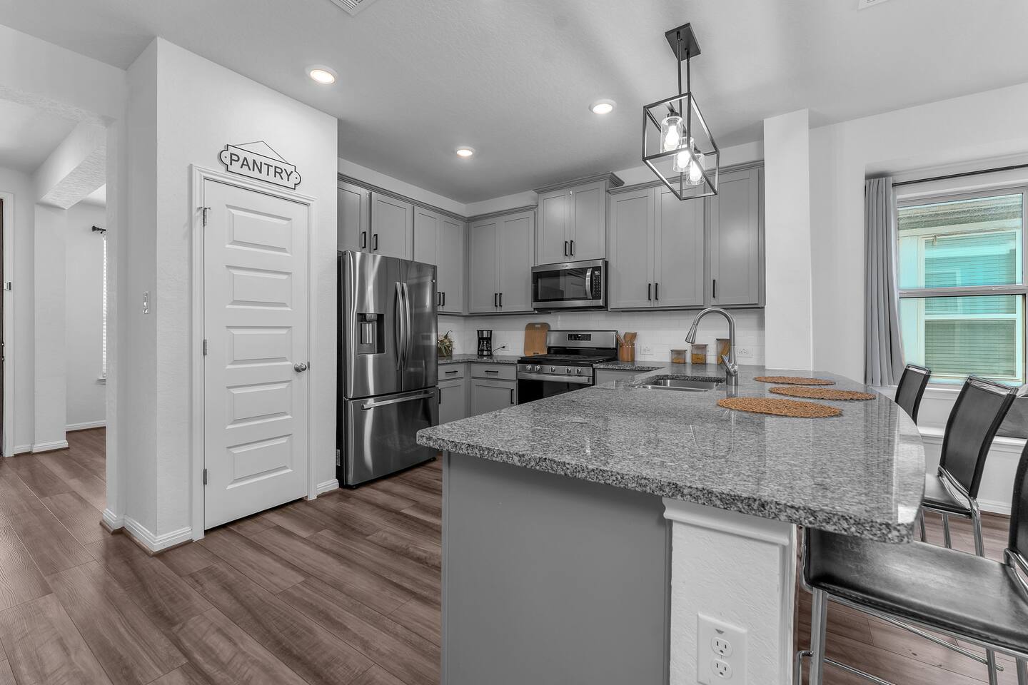 NEW Casa Azul Oasis | Close to Lackland & SeaWorld