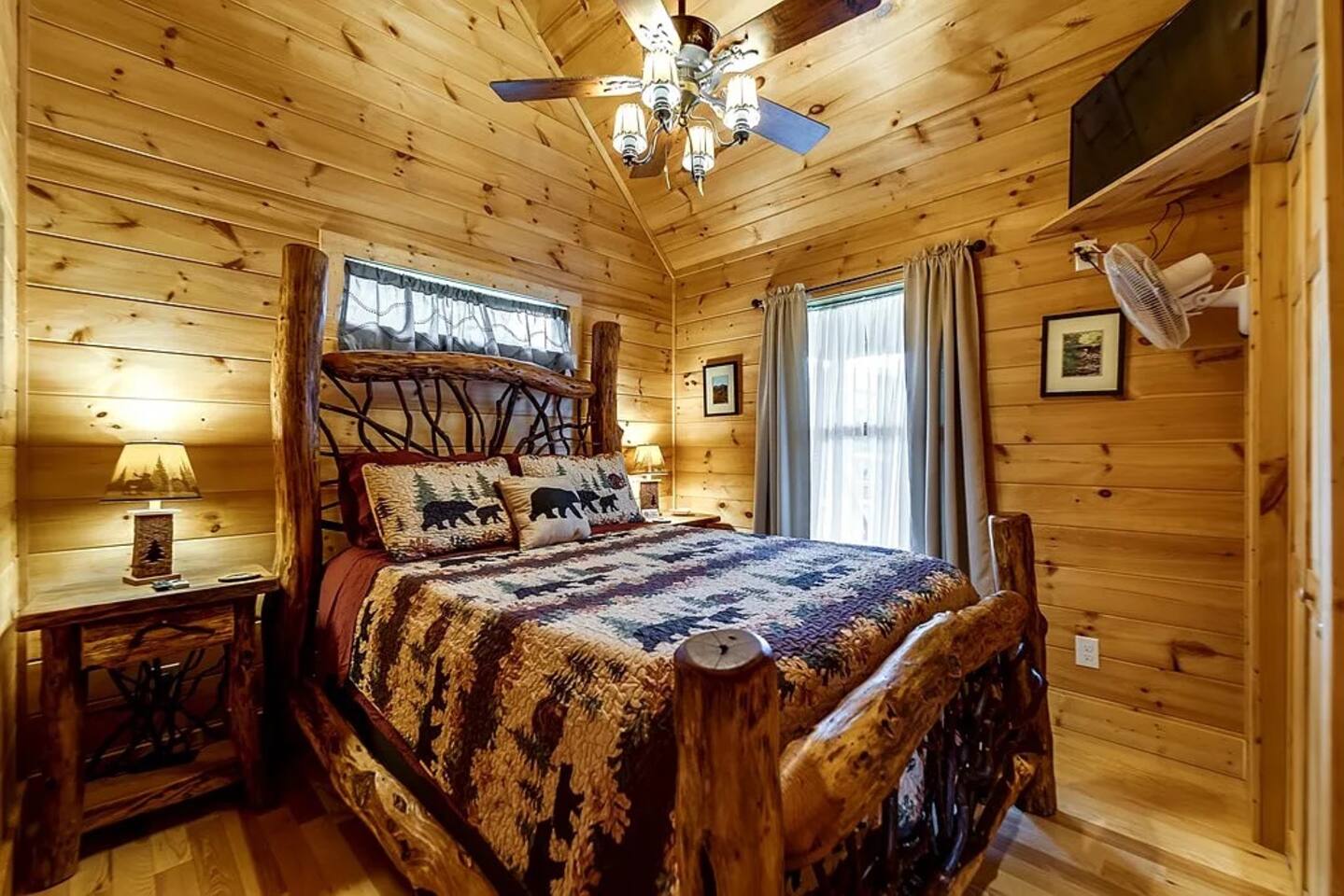Cozy Mountain Bliss - Couples Retreat