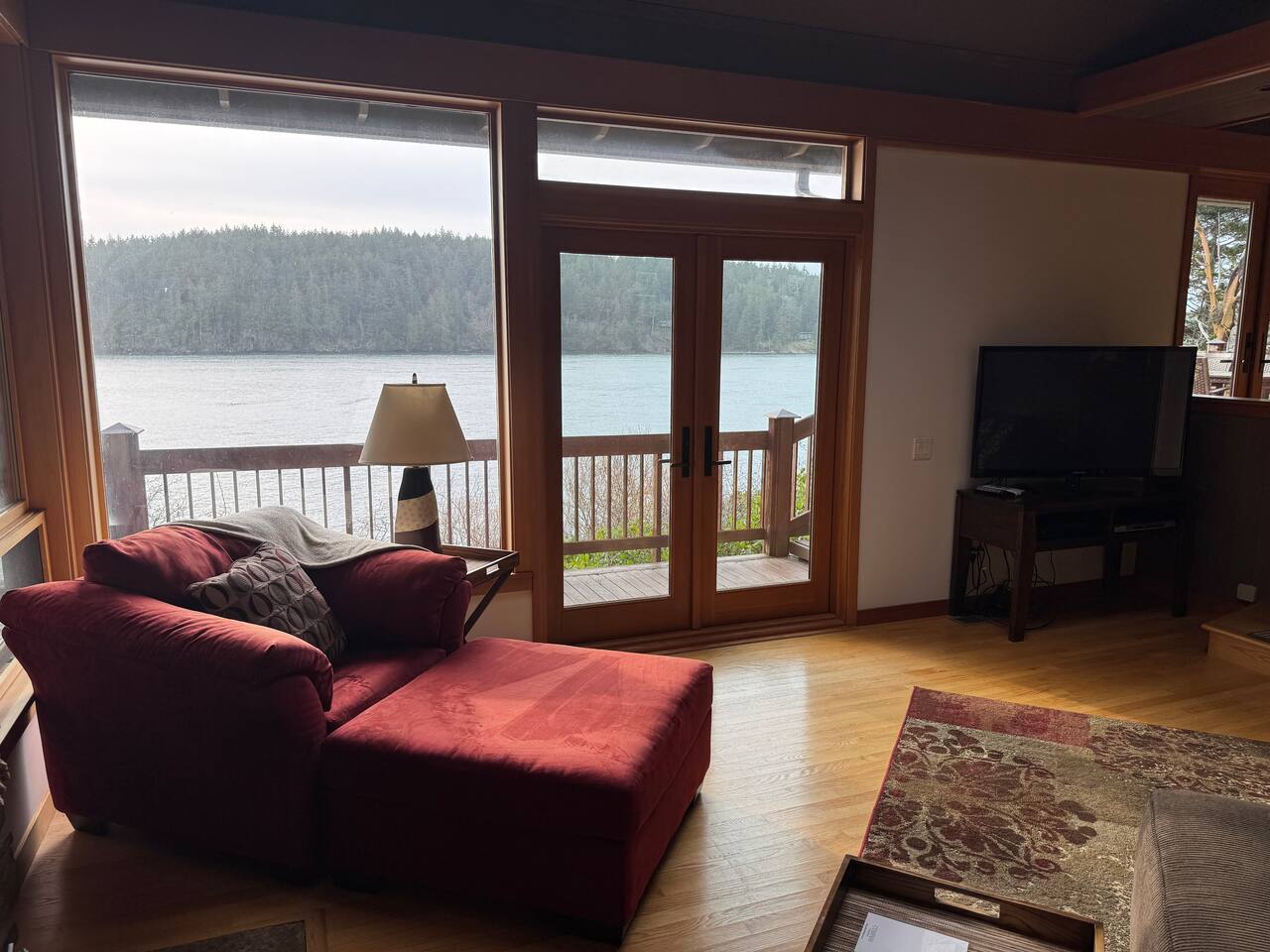 Deer Point Paradise - Beachfront