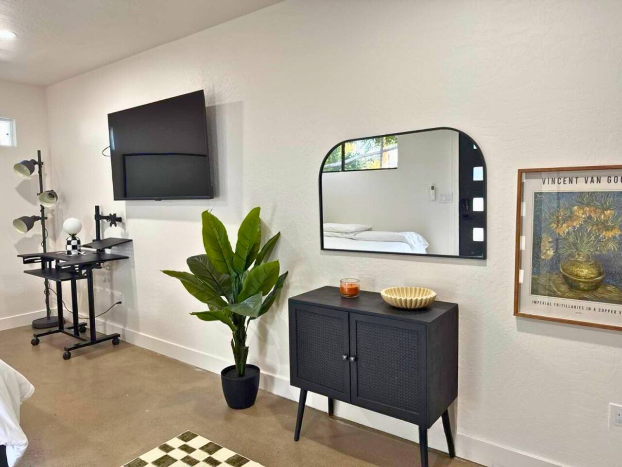 Modern Studio & Remote Work Space