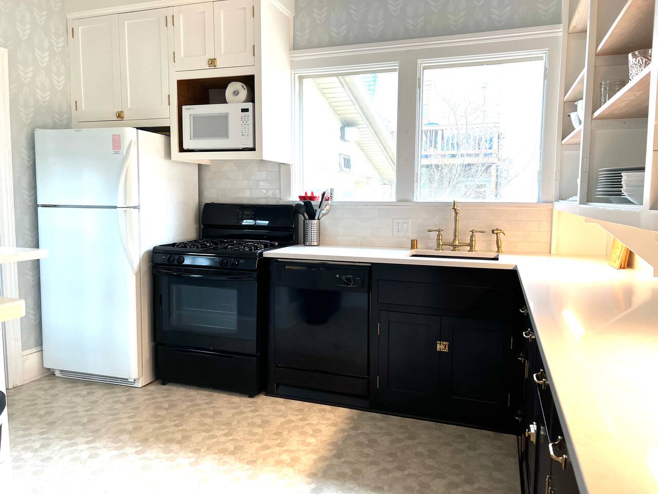 Historic Racine - Lovely Retreat Home - 3B/1.5B