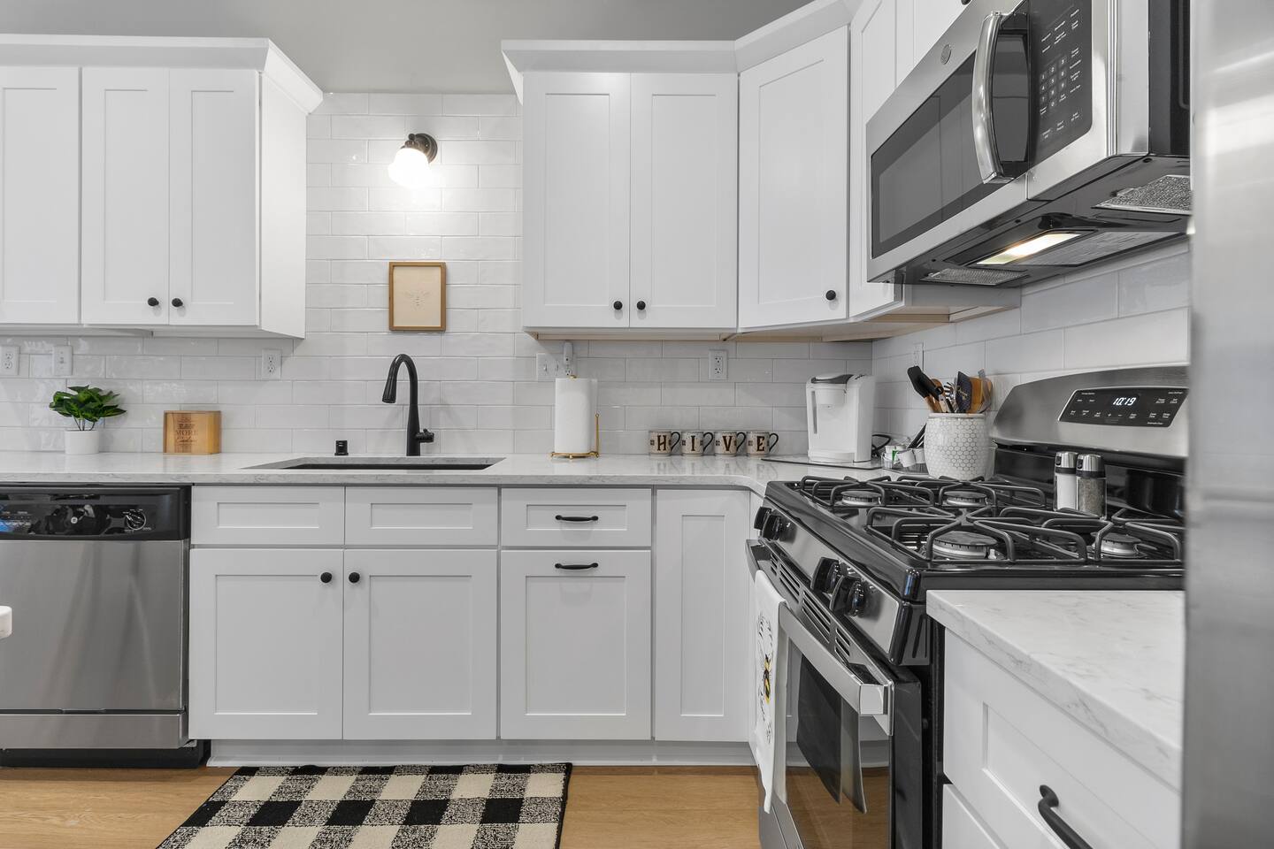 The Hive 2BR Apt | Downtown w/Parking Spot
