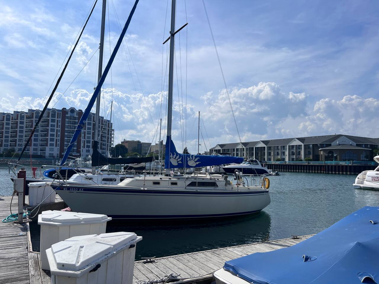 Spacious Sailboat, “Kelly Day” sleeps 4