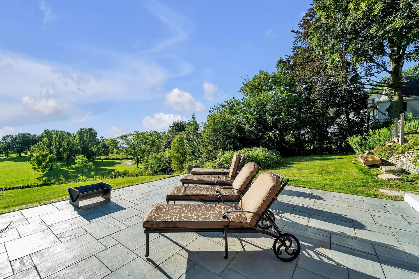 Racine Anchor House - Sleeps 25