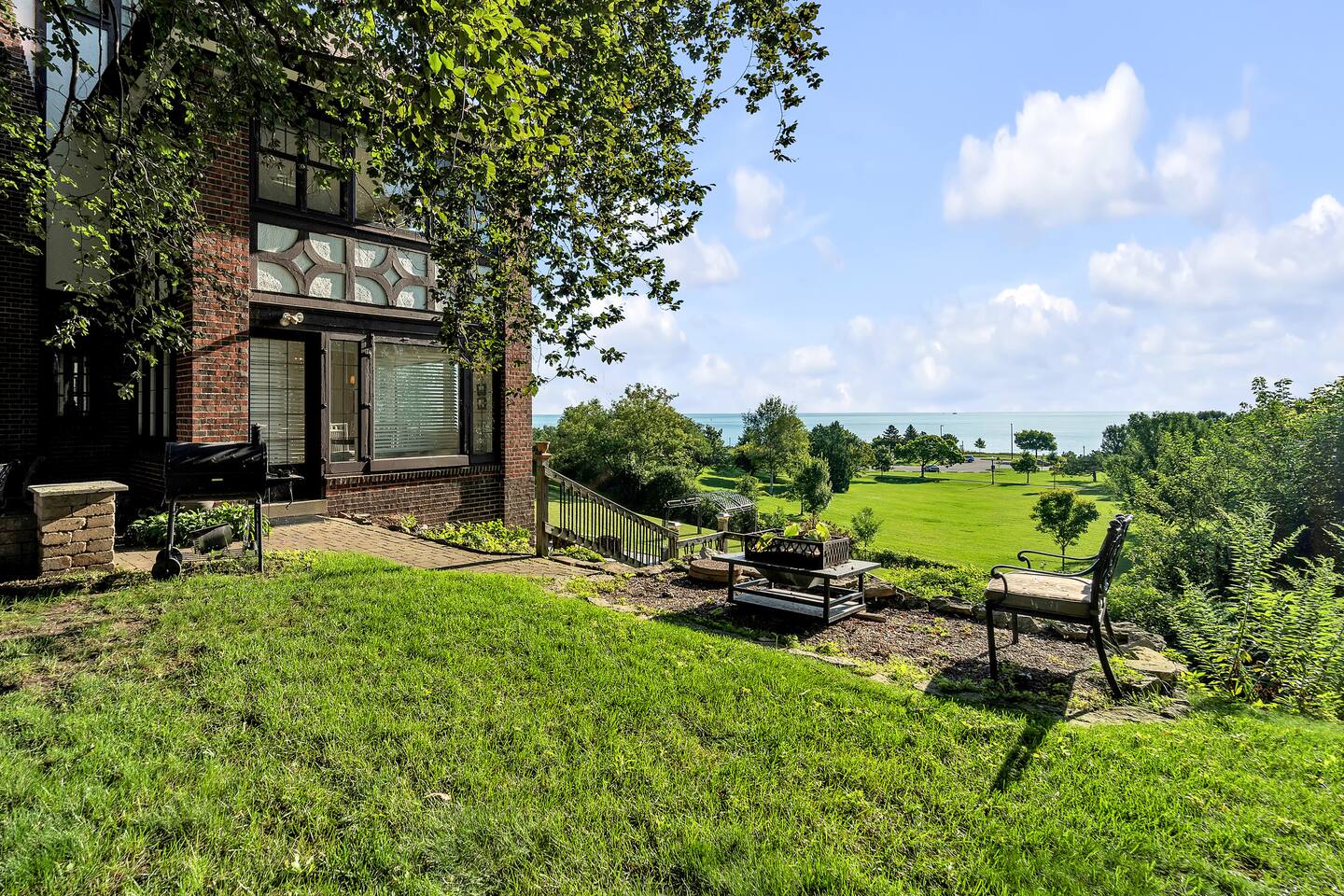 Racine Anchor House - Sleeps 25