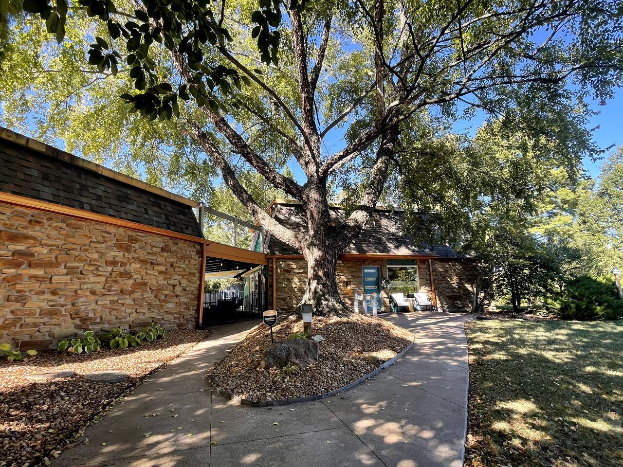 Stunning Mid-Cent Home 10 min Airport/Lucas Oil — Indianapolis — vacation rental