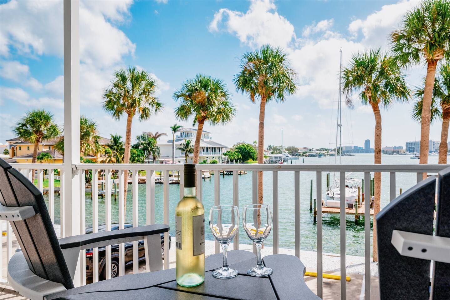 Dock of the Bay, #204 Waterfront • 2 King Suites • Walk to Beach • Pool