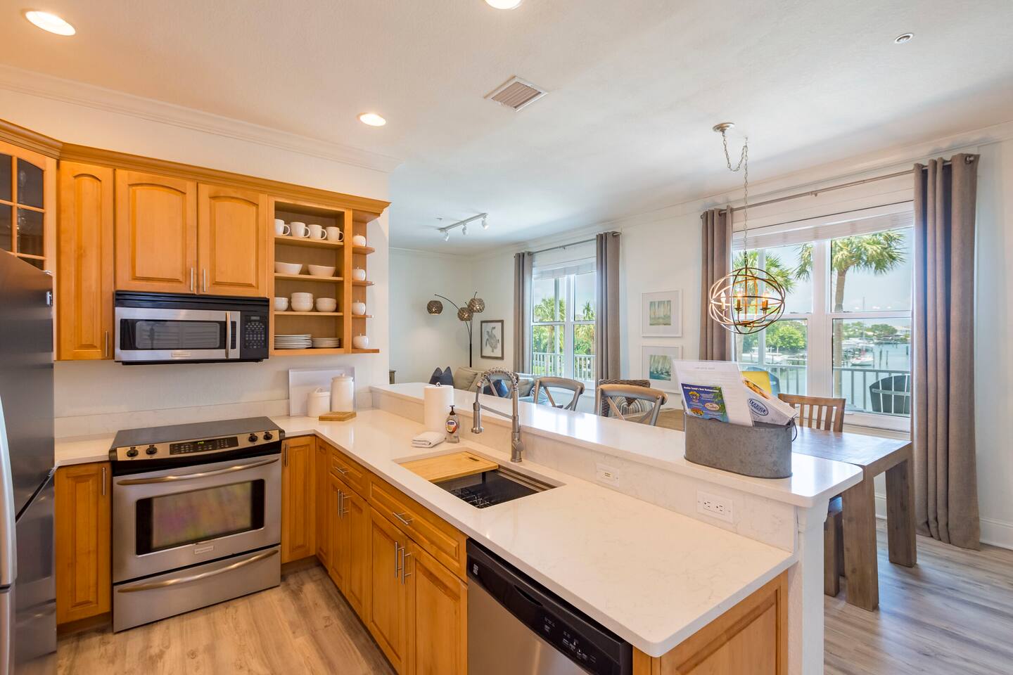 Dock of the Bay, #204 Waterfront • 2 King Suites • Walk to Beach • Pool