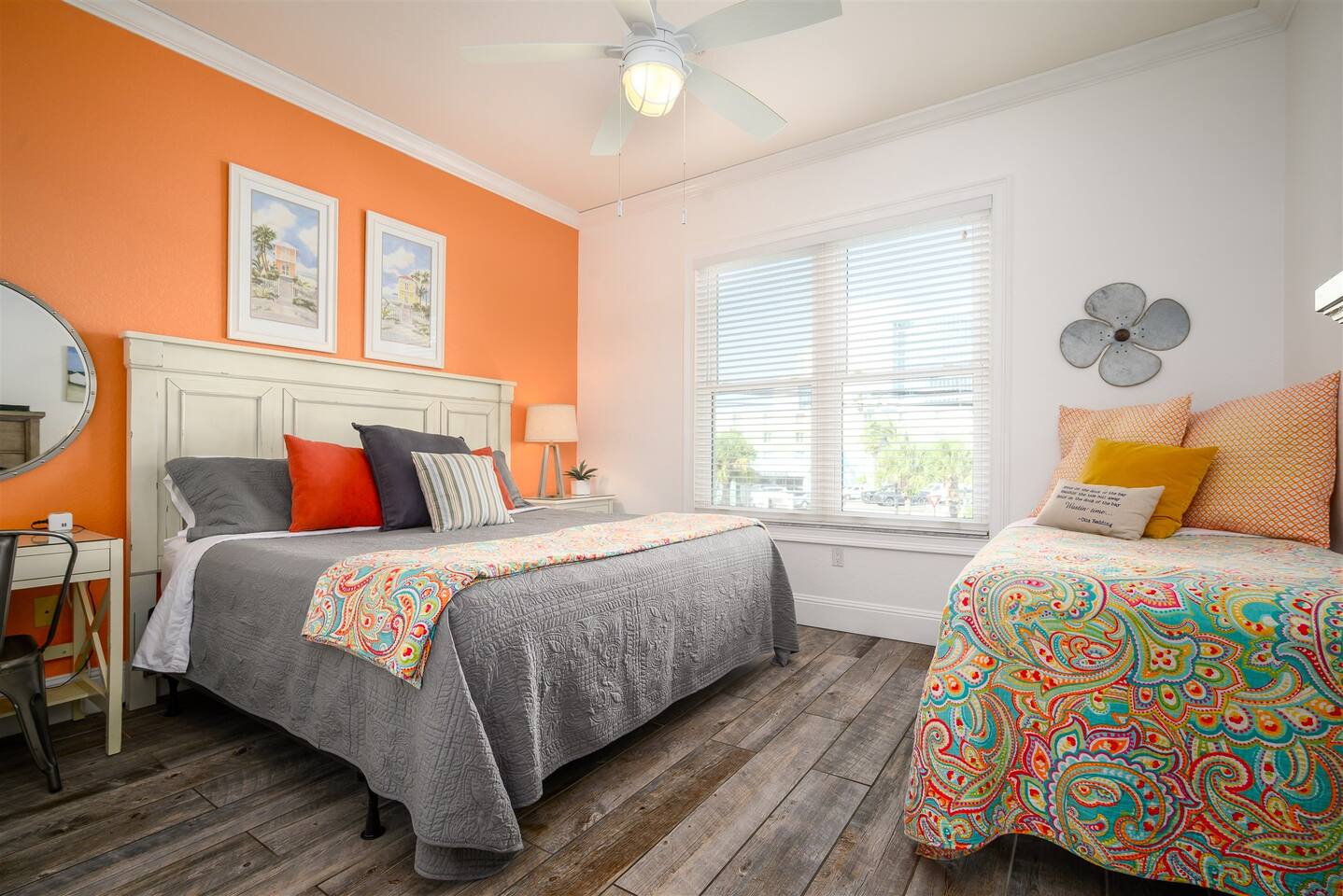 Dock of the Bay, #204 Waterfront • 2 King Suites • Walk to Beach • Pool