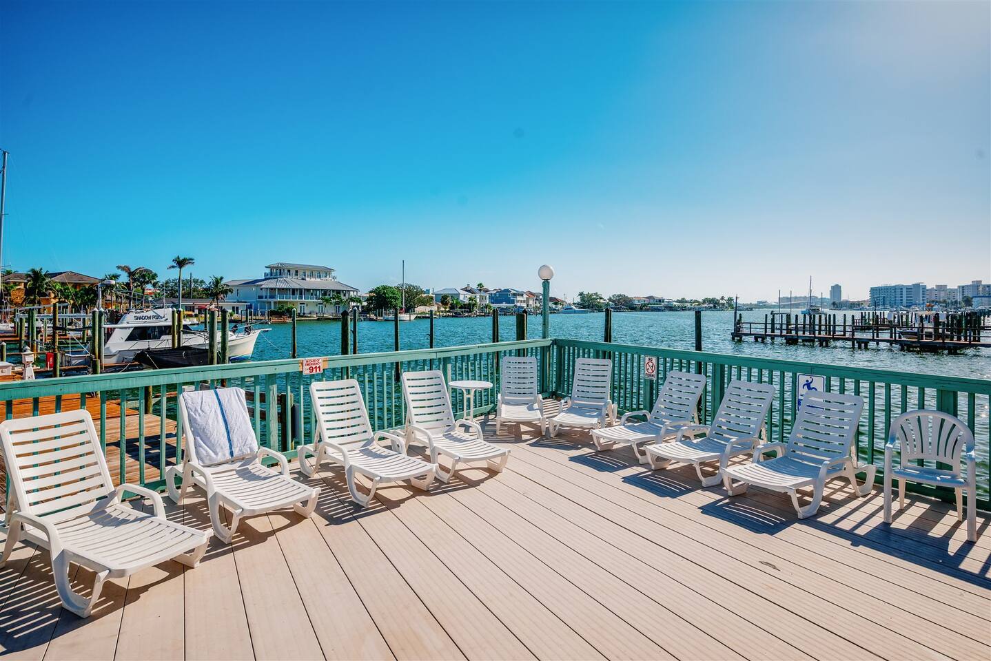 Dock Holiday, #205 Walk to Beach! Pool + Free Parking + Beach Gear