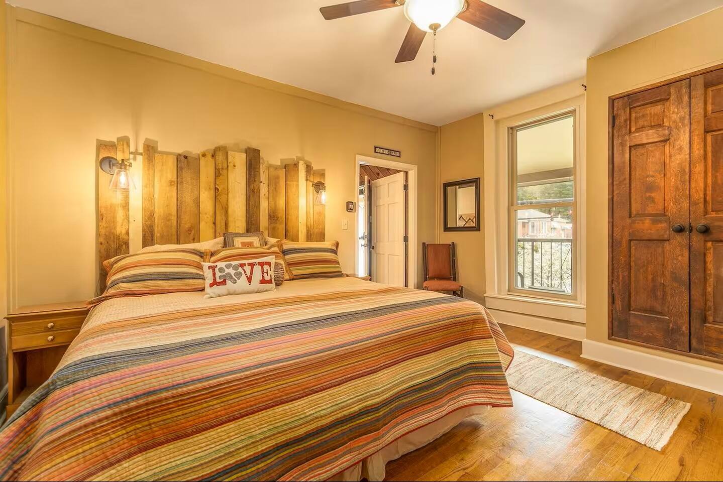 Luxury Lofts Downtown • Walkable • 2 Spacious Chic