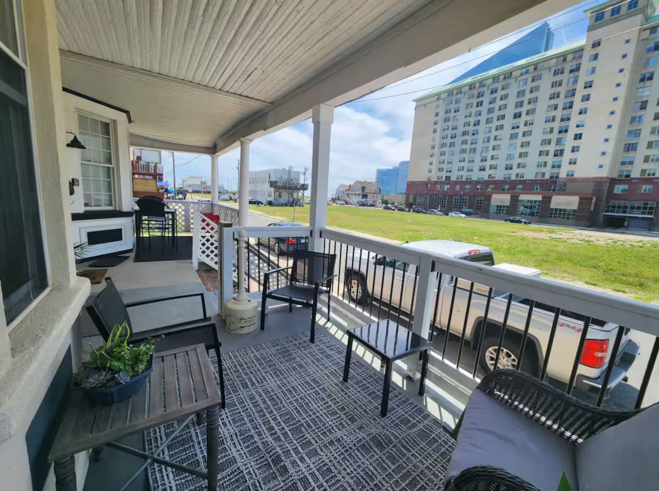 Seaside Grand Escape-2 Units,5BR, Near Beach & All