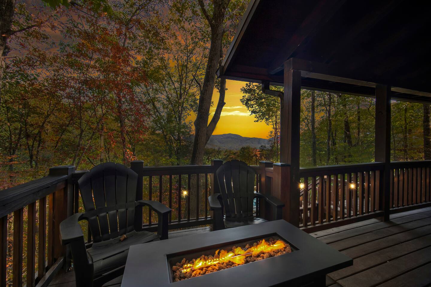 The Nook: Cozy Cabin w/ Fireplace & Sunrises