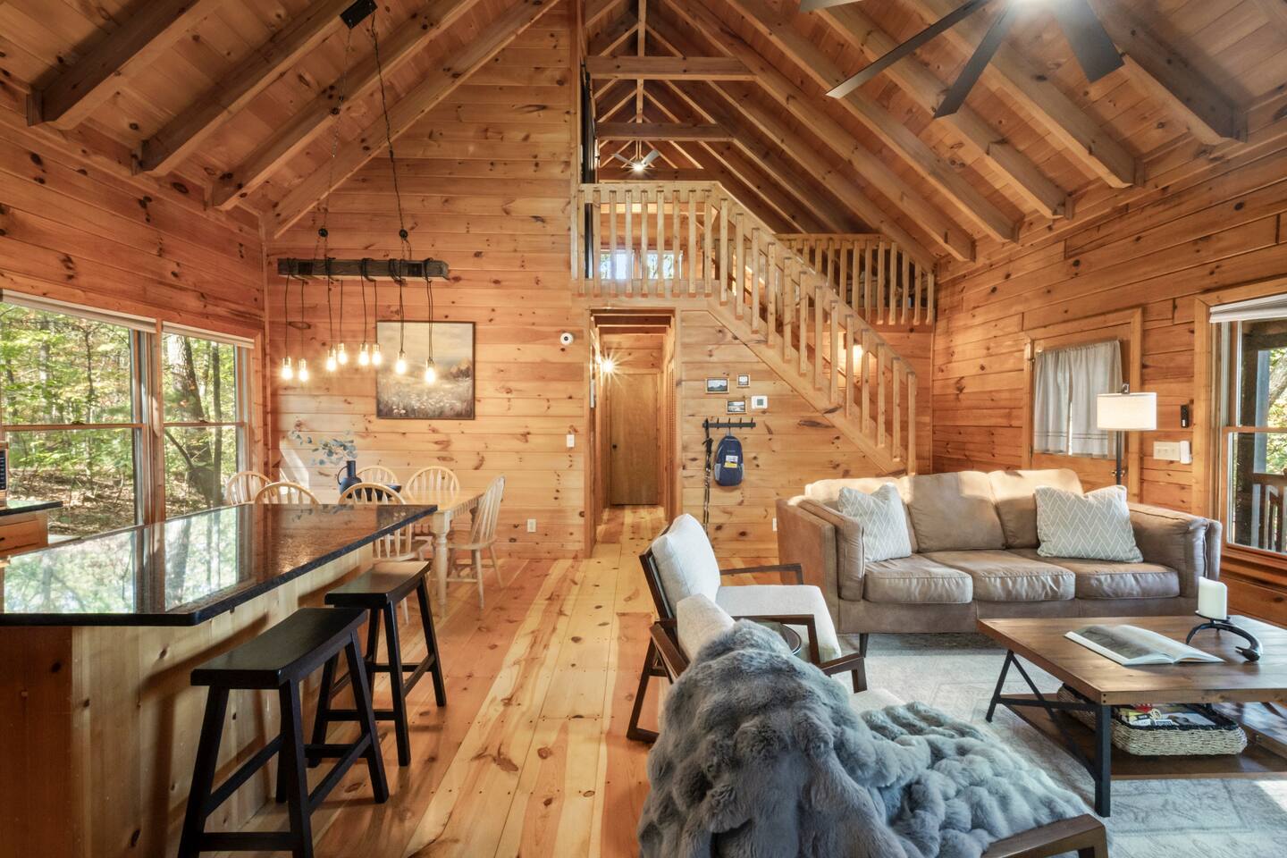 The Nook: Cozy Cabin w/ Fireplace & Sunrises