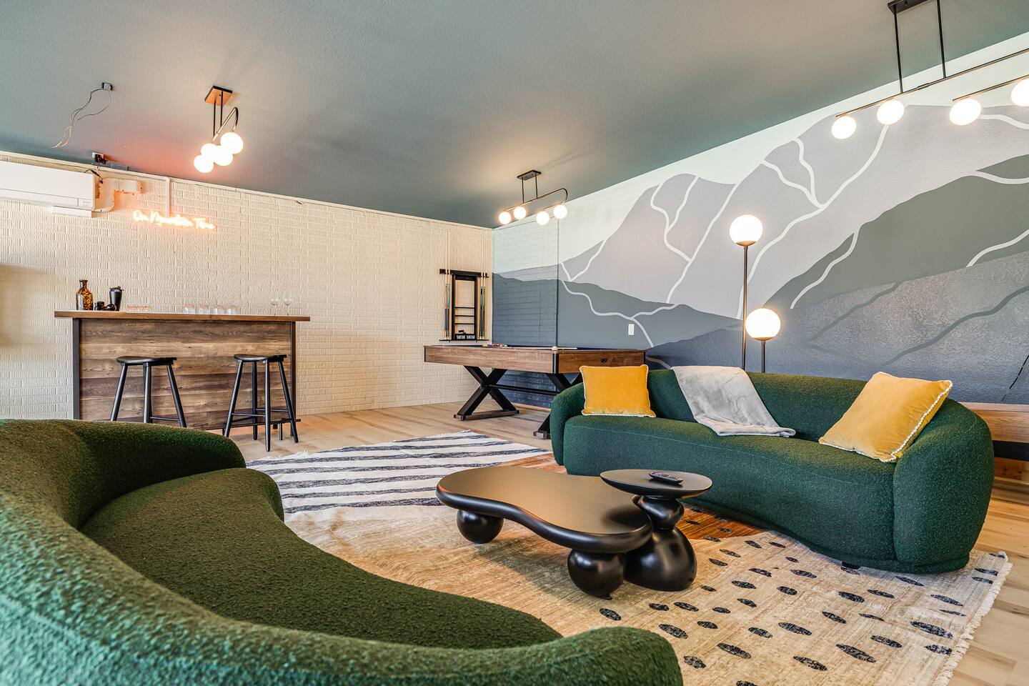 360Mtn Views, OutdoorTheatre, Hottub, Sauna, GmRm