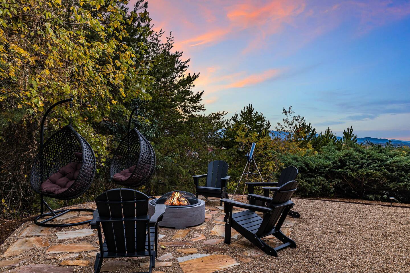 360Mtn Views, OutdoorTheatre, Hottub, Sauna, GmRm