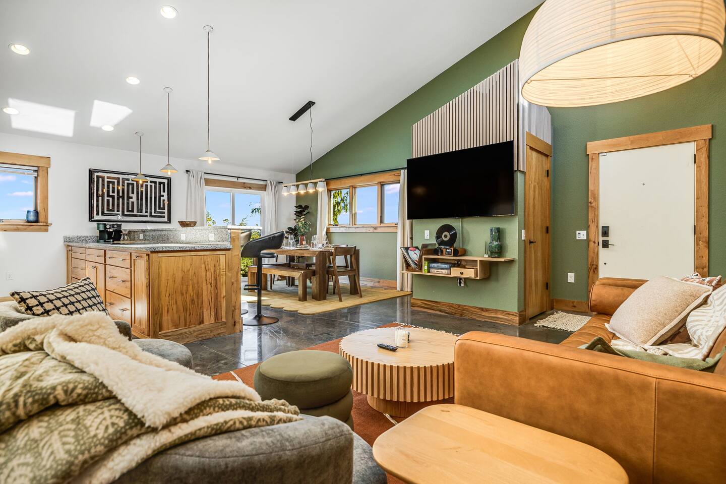 360Mtn Views, OutdoorTheatre, Hottub, Sauna, GmRm