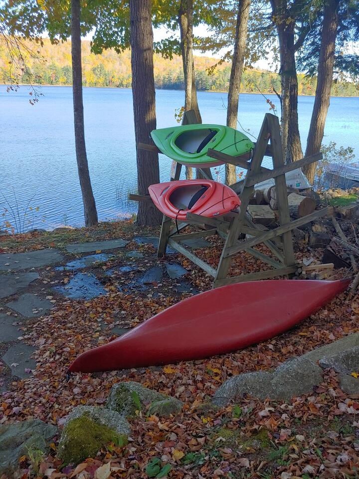 Lakefront 2BR Home W Kayaks & Firepit