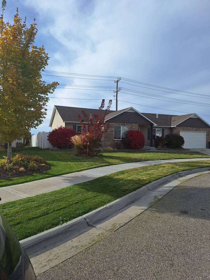 Cozy Family Getaway Near Snake River & Downtown