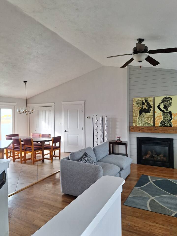 Cozy Family Getaway Near Snake River & Downtown