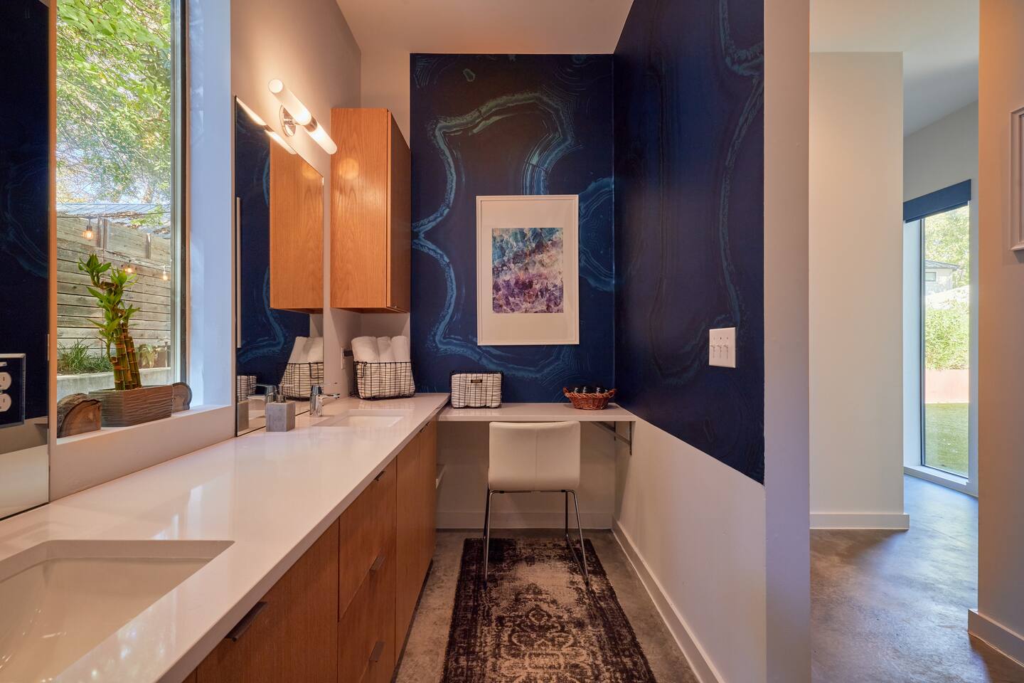 1M to Zilker & Barton Springs ~ Hot Tub ~ 4BR/4BA