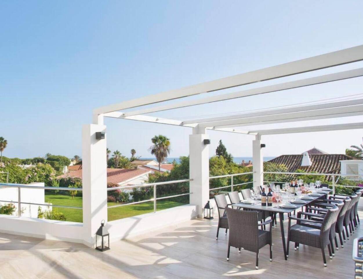 Contemporary Beach-Side Villa