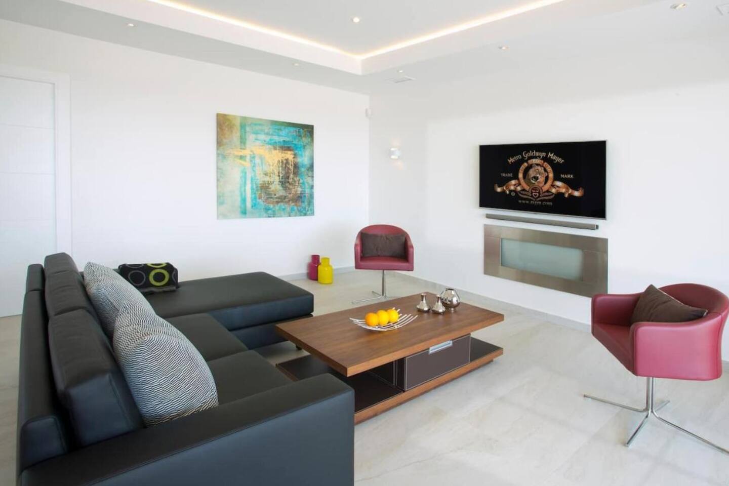 Contemporary Beach-Side Villa