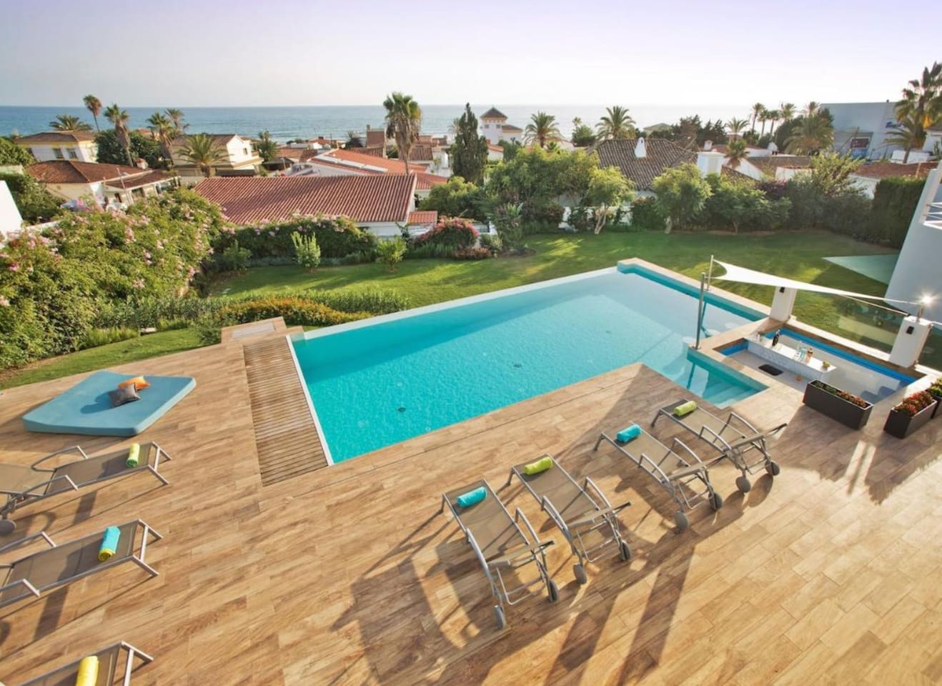 Contemporary Beach-Side Villa