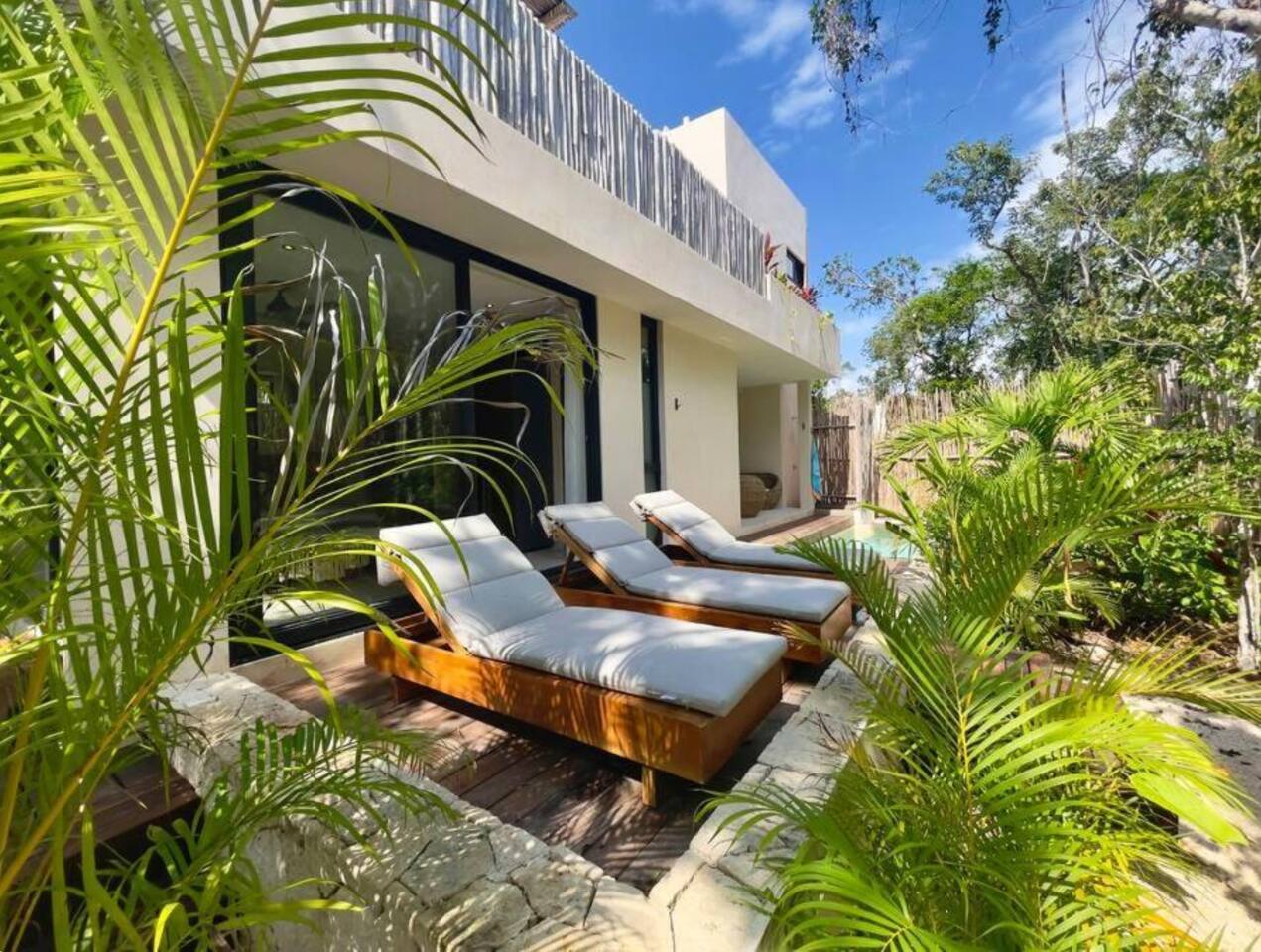 Jungle-Chic Villa, Cenote Pool