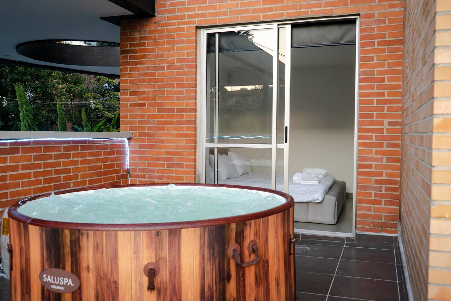 Sub-PH with patio & rooftop pool