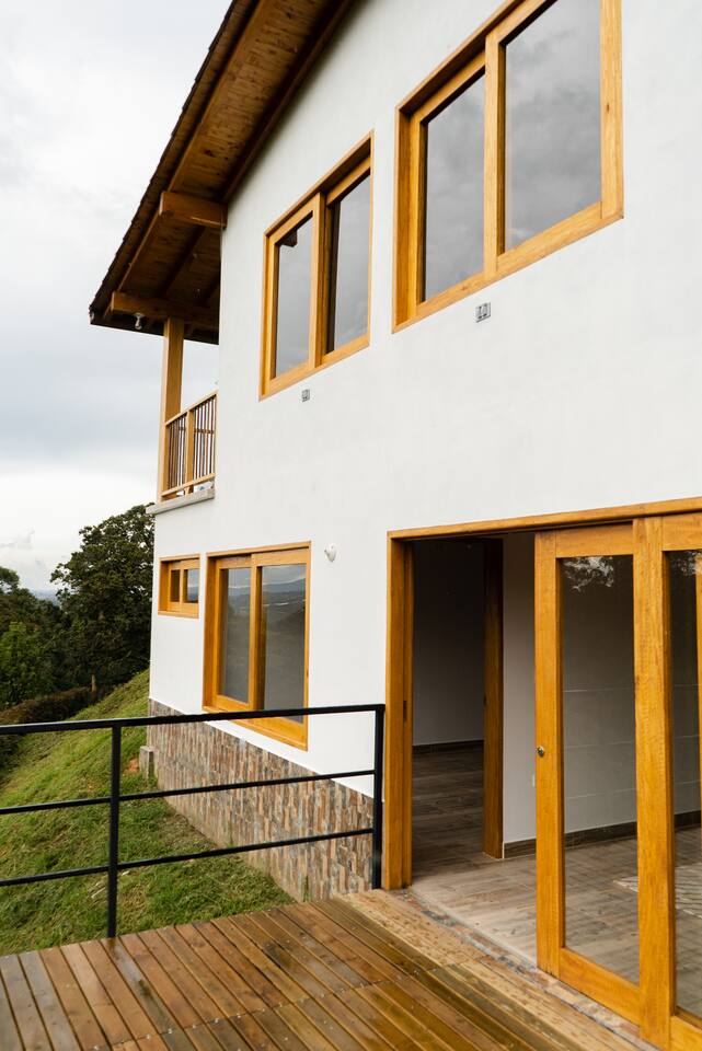 Design-inspired country home!