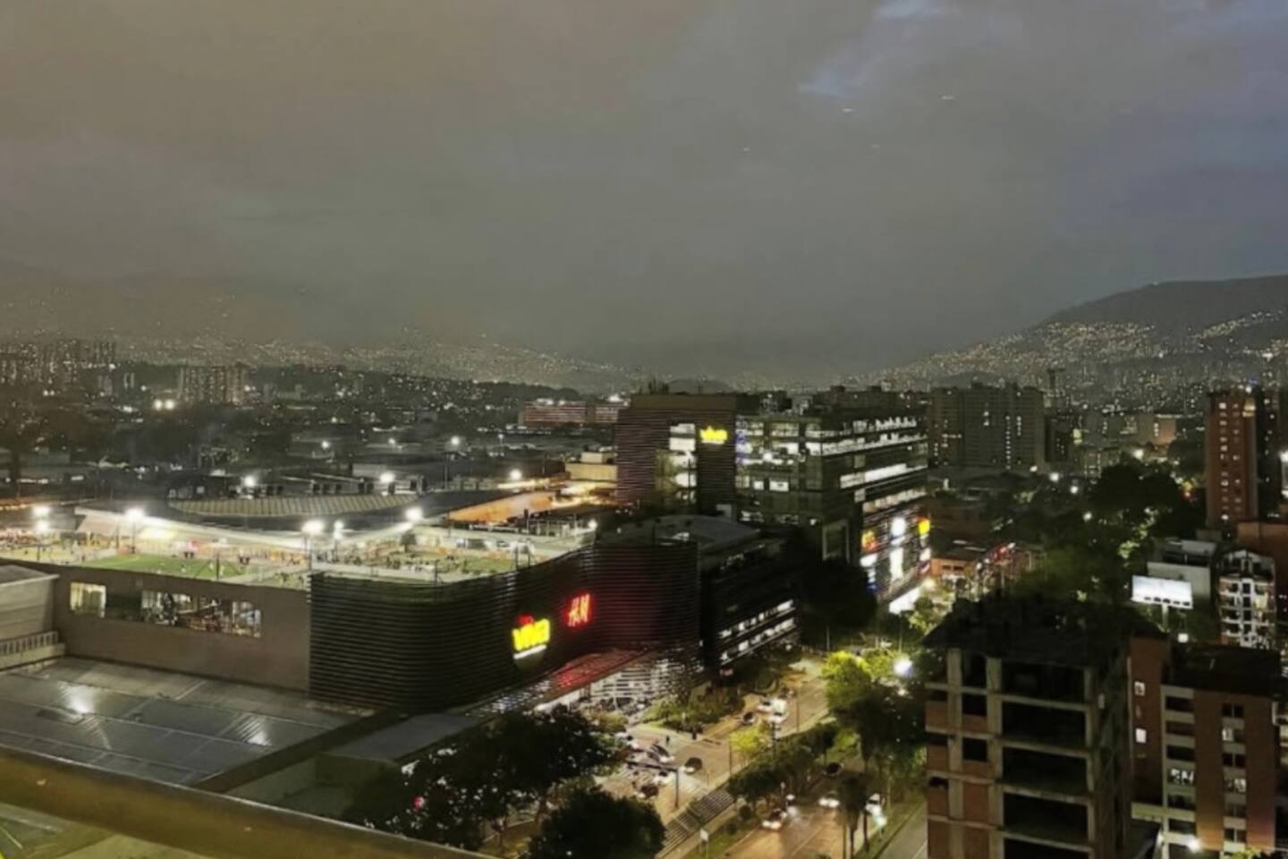 Modern 1BD with Views in Envigado by Sonno Homes