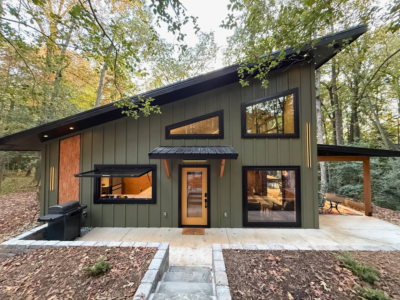 Modern Cottage in the Woods w/ Hot Tub & Firepit