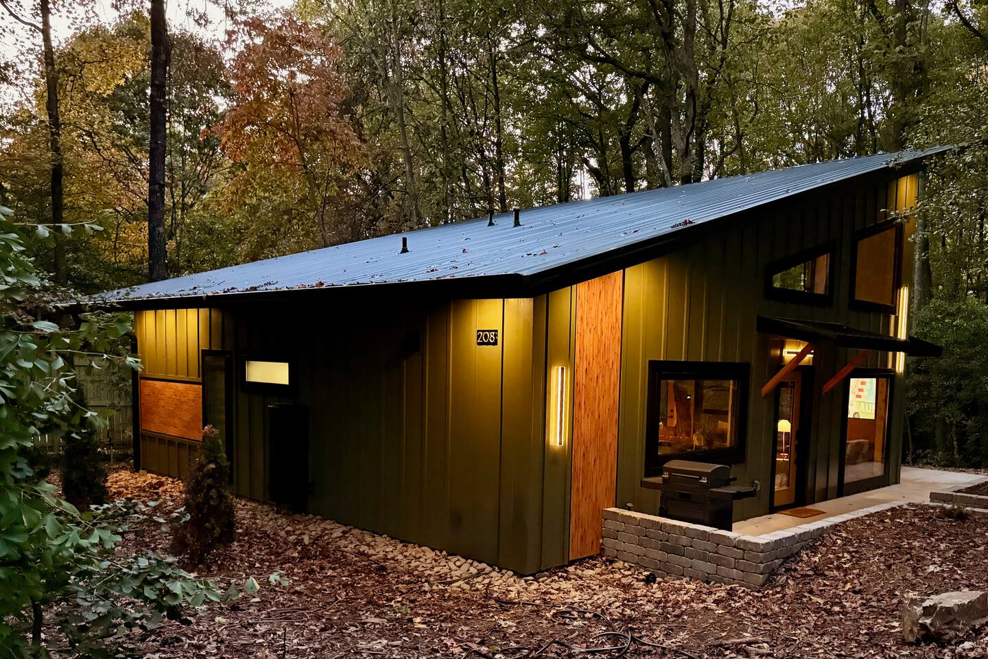 Modern Cottage in the Woods w/ Hot Tub & Firepit