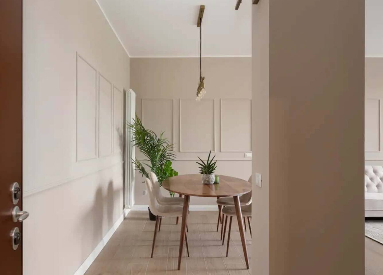 Modern 2BD Near Isola by Sonno Homes