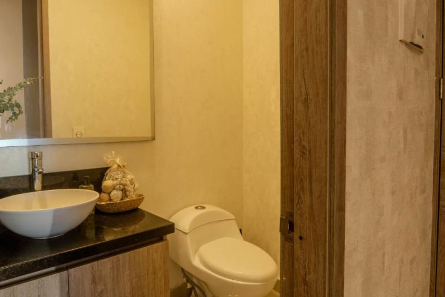 2 BD Condo w/ Amazing Views by Sonno Homes