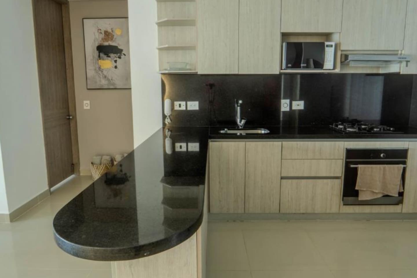 2 BD Condo w/ Amazing Views by Sonno Homes
