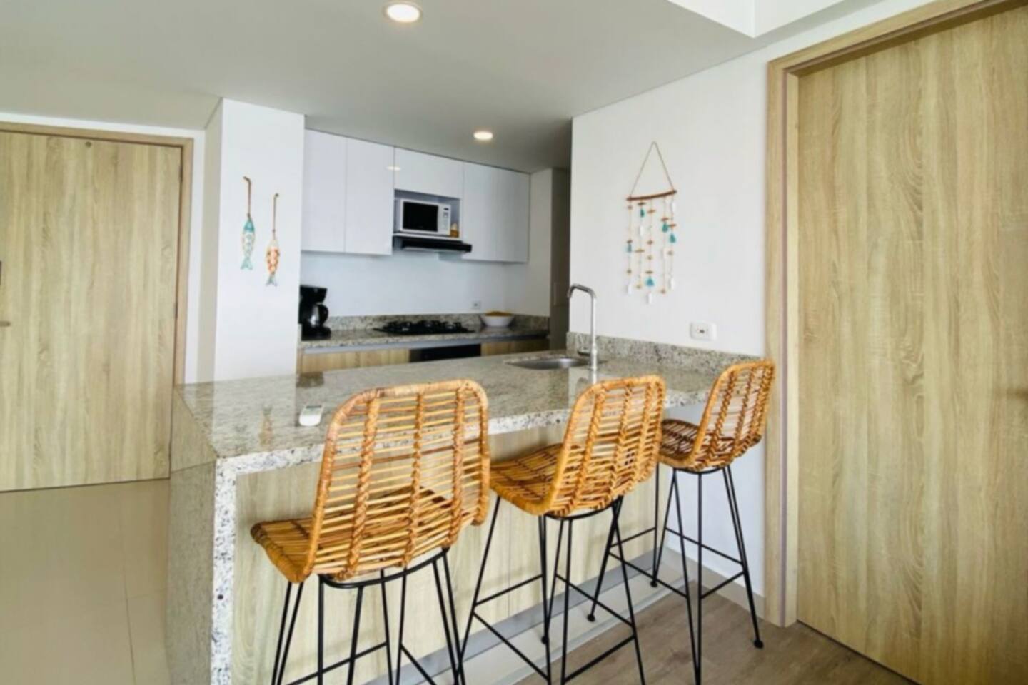 2 BD Penthouse w/ Stunning Views by Sonno Homes