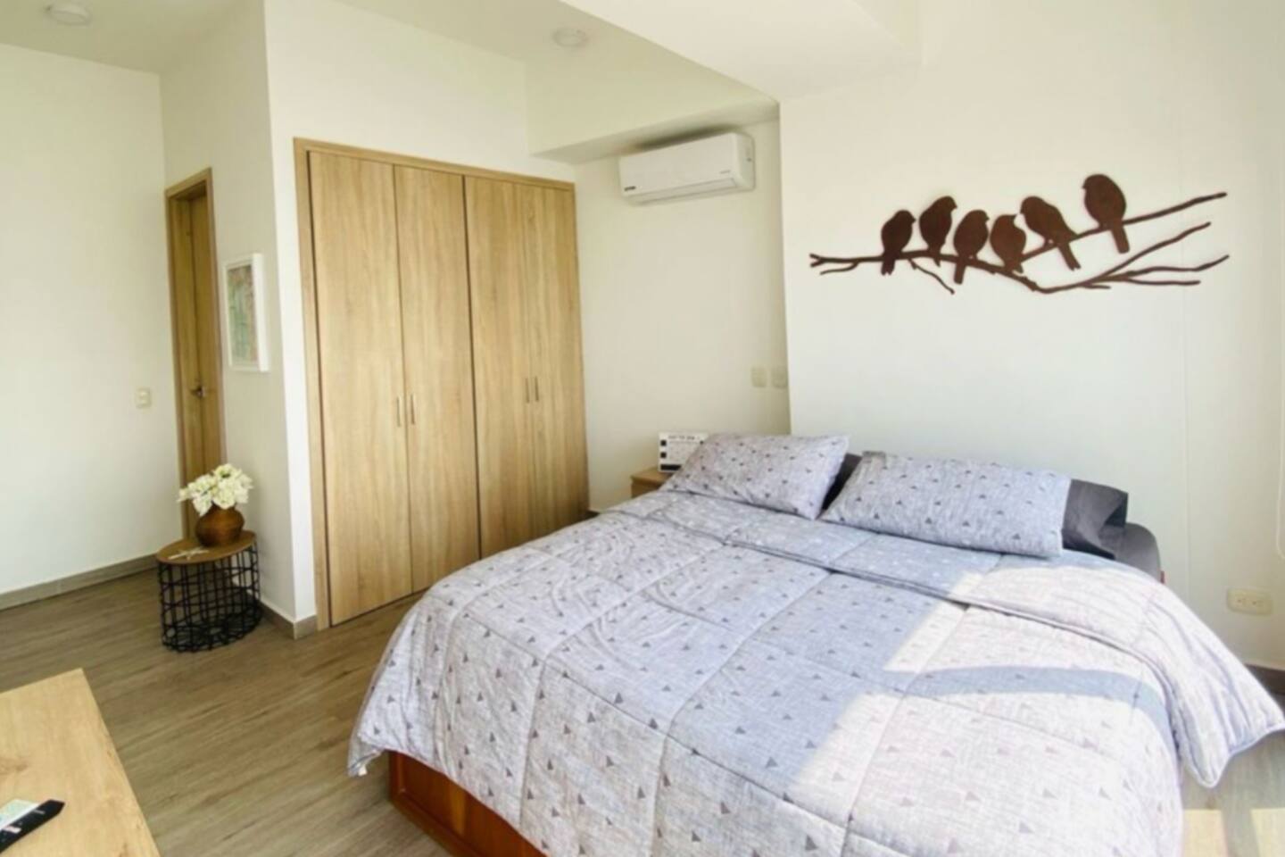 2 BD Penthouse w/ Stunning Views by Sonno Homes