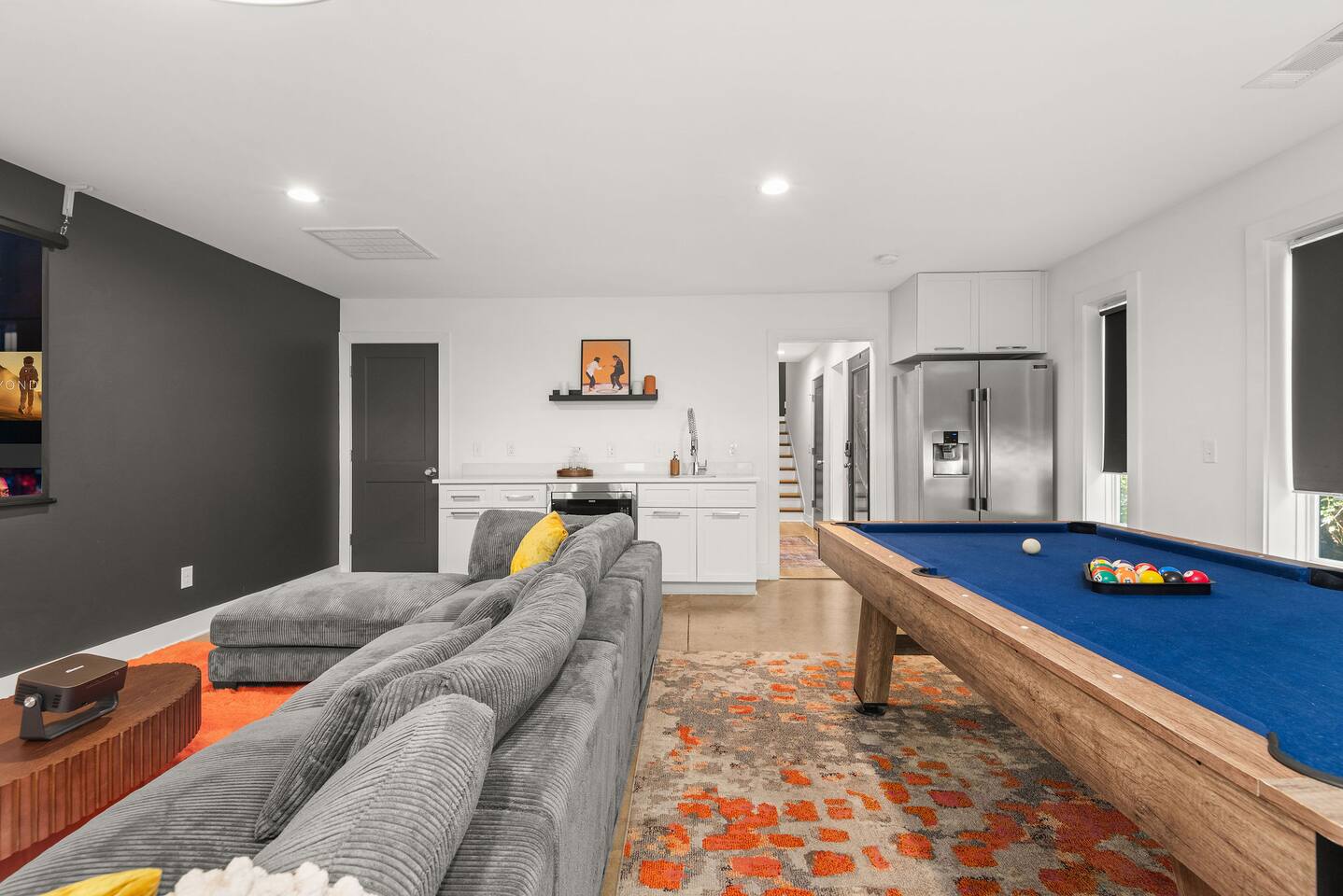 Hot tub, pool table, city view - NO BUNKS