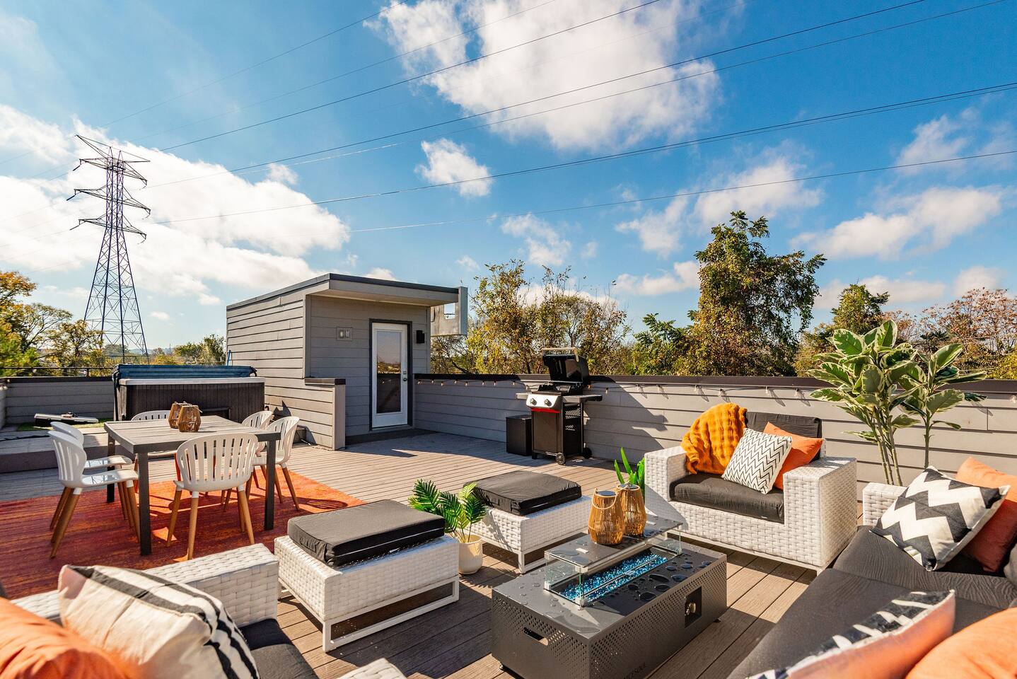 Hot tub, pool table, city view - NO BUNKS — Nashville, TN — vacation rental