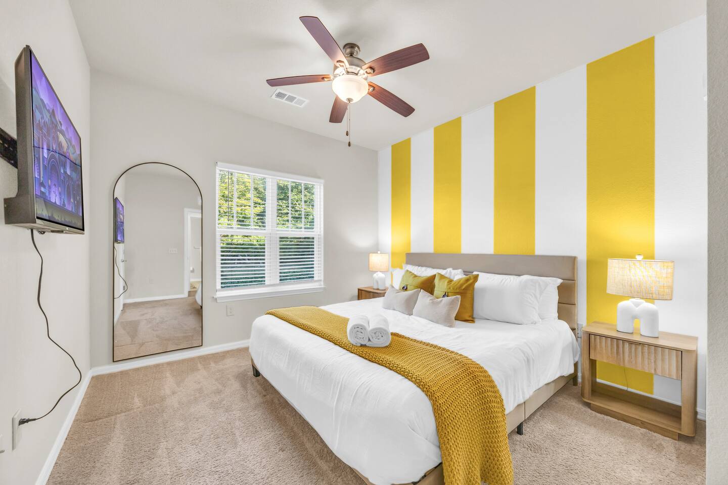 3BR Family Suite with Games & Pool - Apartment