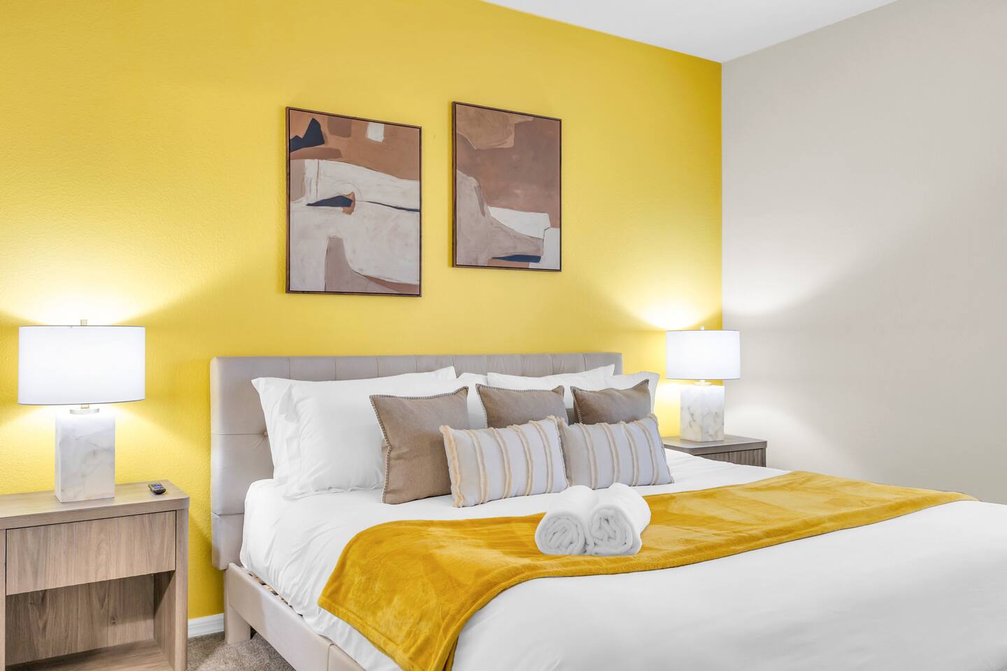2BR Family Suite with Games & Pool - Apartment