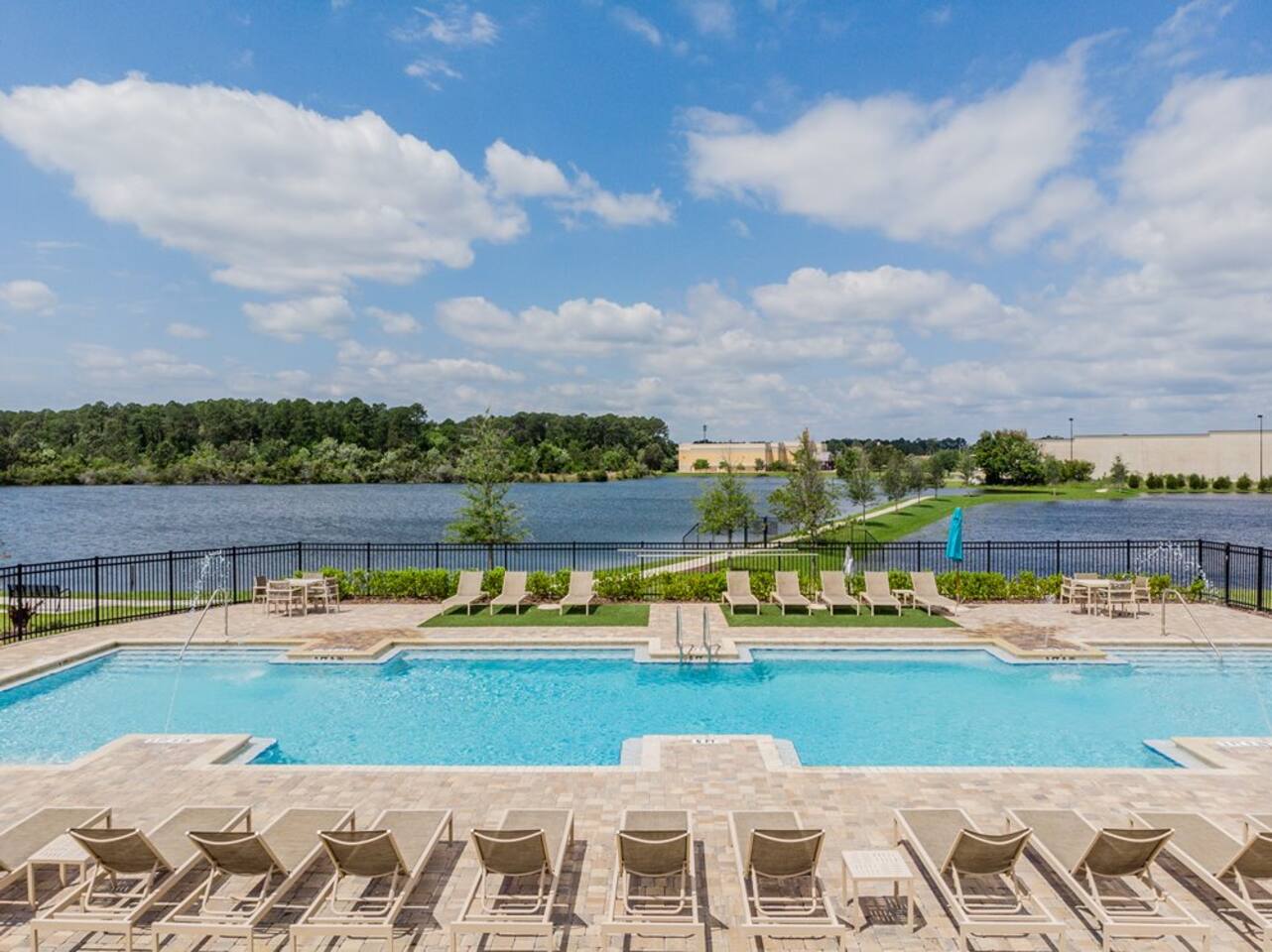2BR Family Suite with Games & Pool - Apartment