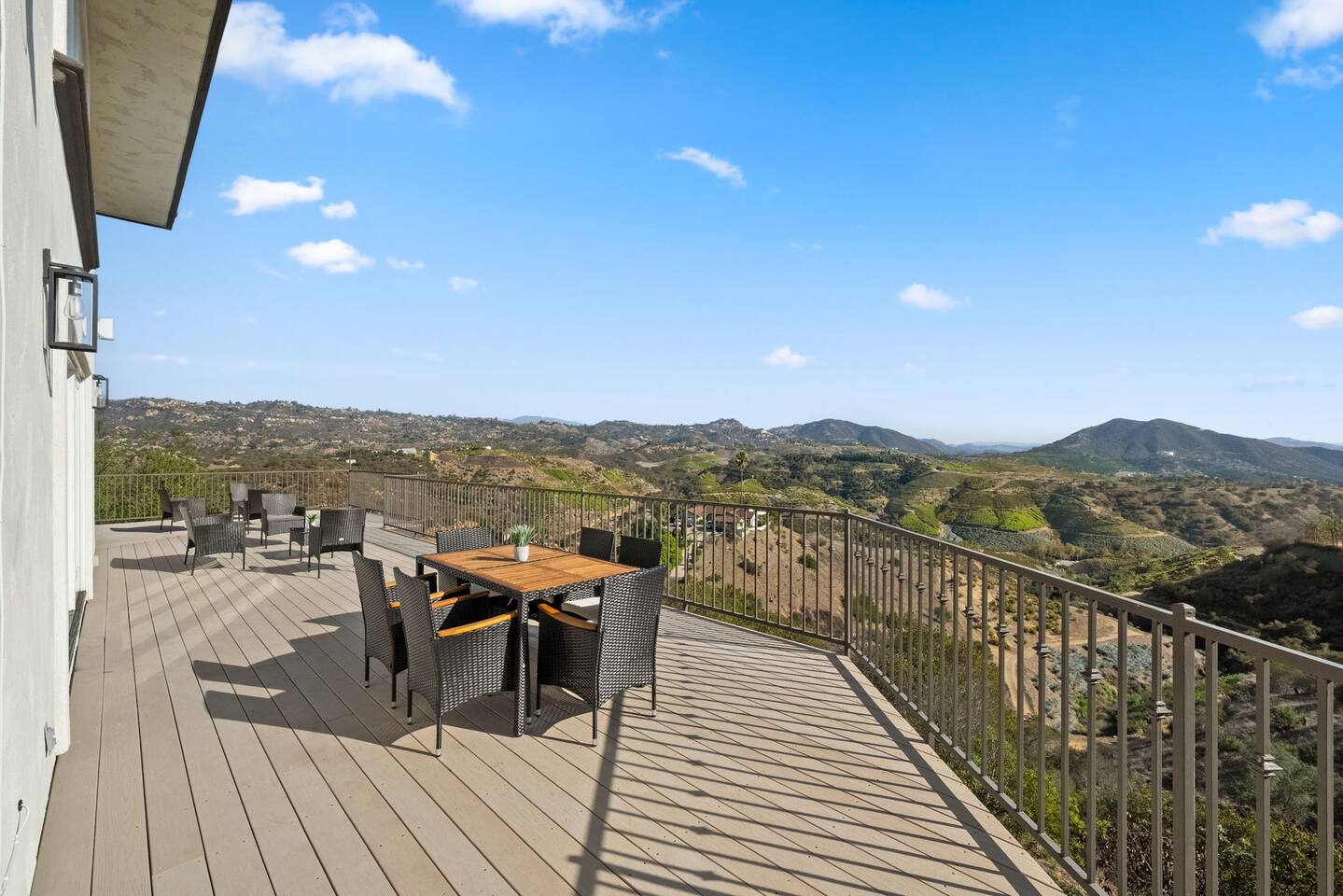 Sleeps 24 •Epic Views •HotTub •Theater •Games Room