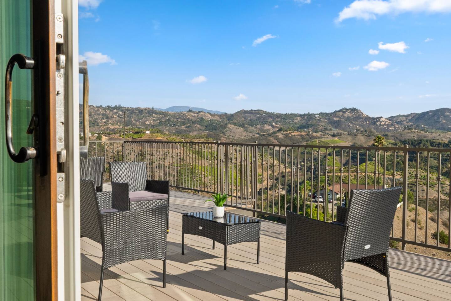 Sleeps 24 •Epic Views •HotTub •Theater •Games Room