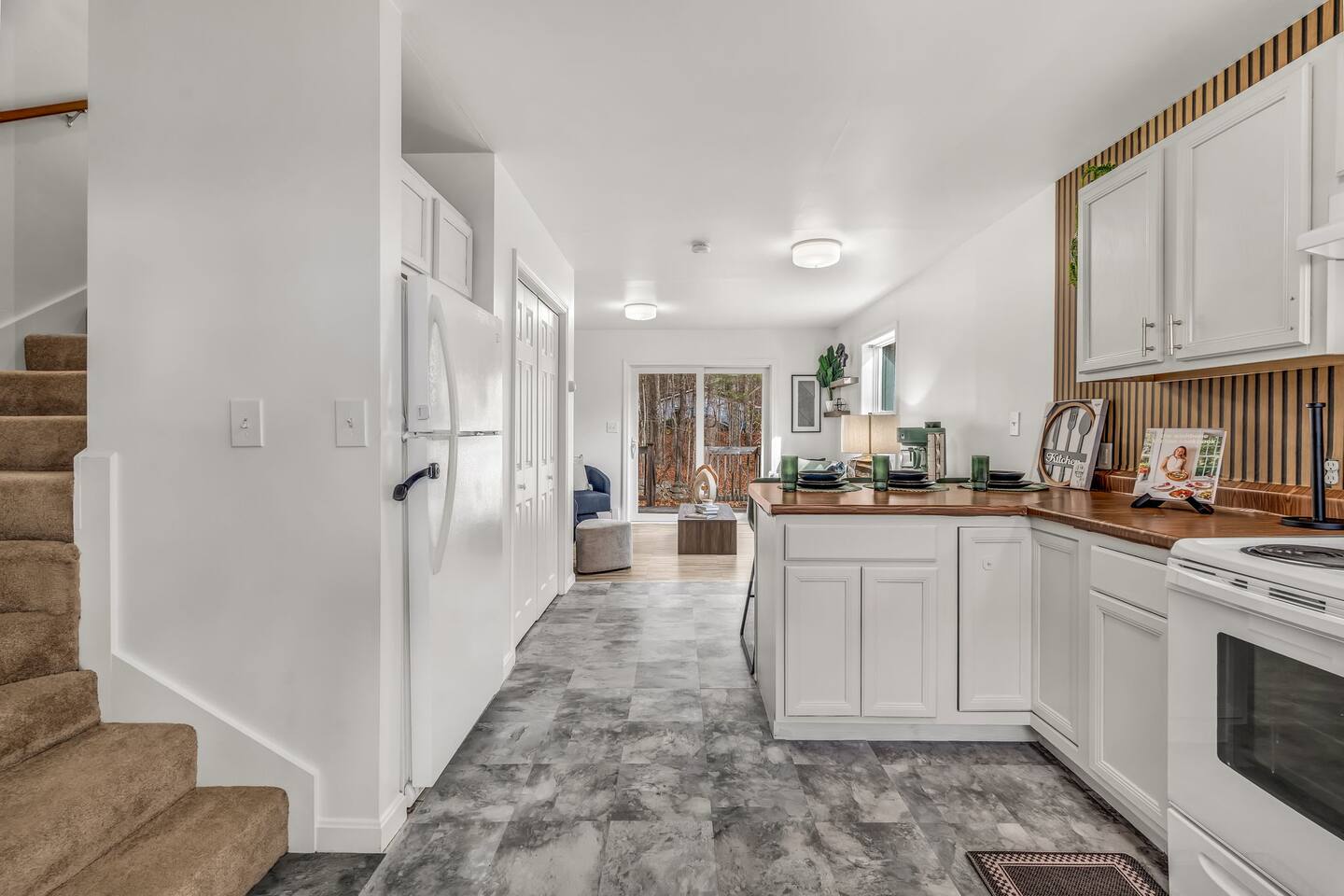 Cozy Winterport Condo W/2nd Story Views